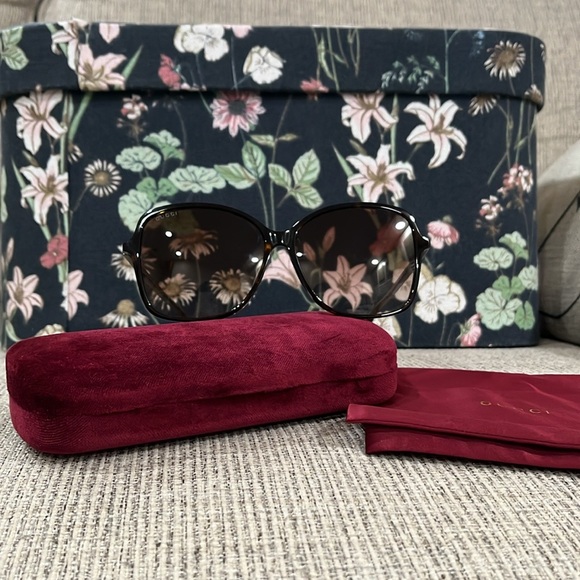 Gucci 60mm Square Sunglasses - Picture 5 of 11